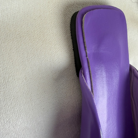 Purple pointy flat shoes with gold plastic chain detail Size US 8.5 (China 40) - Picture 11 of 14